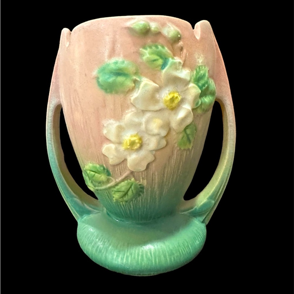 Roseville!! 1940s Gorgeous Roseville White Rose Vase #983-7!